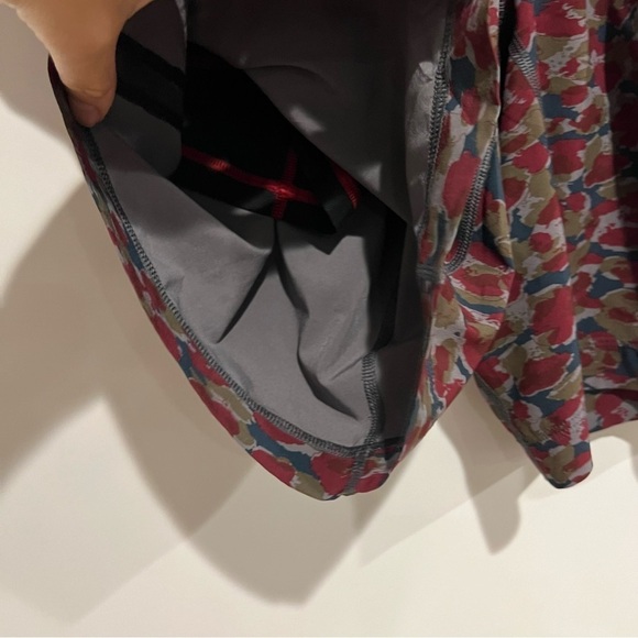 Lululemon Pace Breaker Short  Mini Urban Leopard Slate Multi/Black - Picture 5 of 8